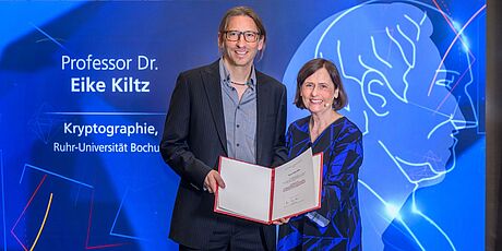 Prof. Dr. Eike Kiltz receives Leibniz Prize in Berlin.