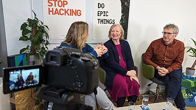 Angela Sasse and Christof Paar at Nachgehackt