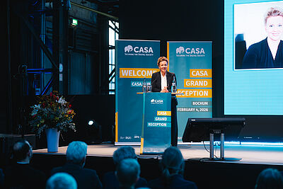 Ministerin Ina Brandes auf der Buehne