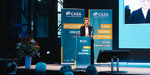 Ministerin Ina Brandes auf der Buehne