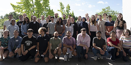 Ein Gruppenbild der Teilnehmer*innen der CASA RC Trust Summer School 2025