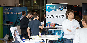 Aware 7 stand